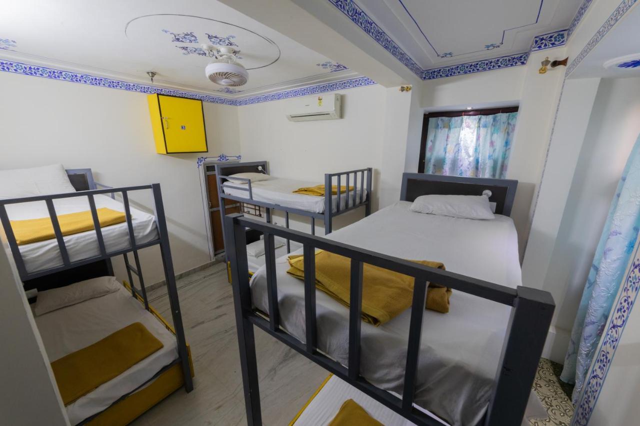 Whereabout Hostel Удайпур Экстерьер фото